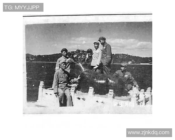 球场上的英雄瞬间展现足坛巨星风采与激情 球场上的英雄瞬间展现足坛巨星风采与激情